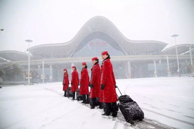 郑州铁路学校学员雪中风采